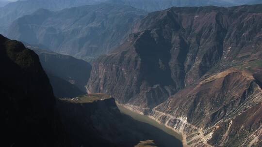 大山延时视频中国西南大山里村寨民居光影变