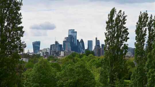 从英国斯塔夫山生态公园眺望伦敦市中心