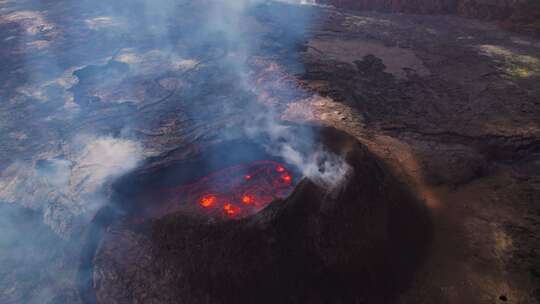 火山爆发岩浆流动