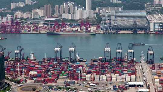 现代海港中的香港货柜港视频素材模板下载
