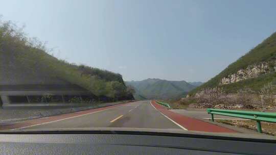 汽车行驶/风景秀丽/太行山公路/沿途风景