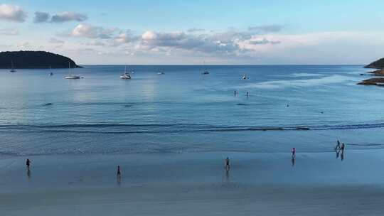 美丽热带海滩沙滩浪花海浪航拍