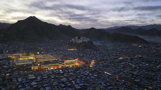 西藏日喀则宗山遗址古堡蓝调夜景高空航拍