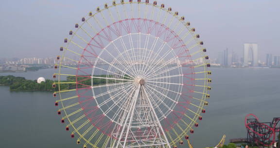旅游景区 航拍苏州金鸡湖畔摩天轮 环绕一周