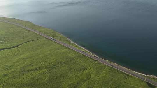 新疆赛里木湖松树头公路旅行自然风光航拍