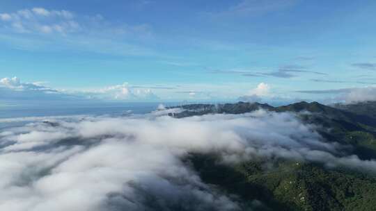 大海岛屿大山云海风光航拍