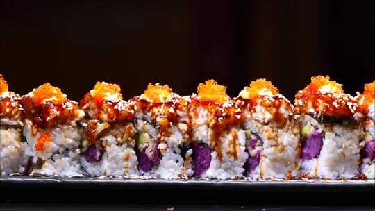美食高清视频鳗鱼寿司装盘展示高清视频