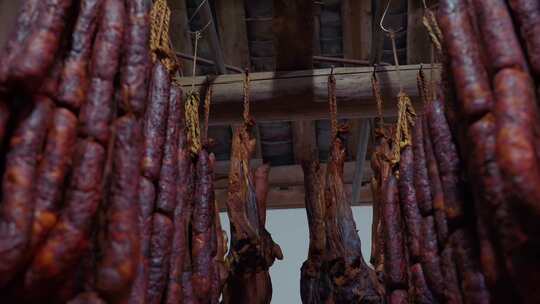 中华美食四川腊肉香肠年货腊味悬挂风干