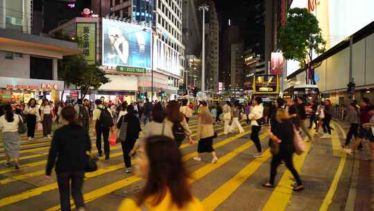 香港斑马线行人过马路红绿灯路口人行横道