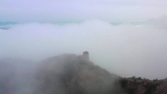 北京司马台长城夏季日出云海震撼景观