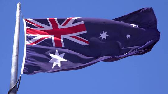 澳大利亚的旗帜在风中飘扬