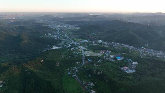 航拍辽宁千山山谷村庄风景