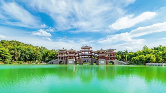 广西南宁狮山公园竹影桥风雨桥湖景风光延时