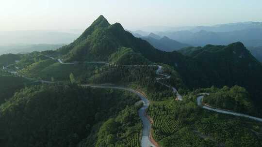 航拍青山与道路