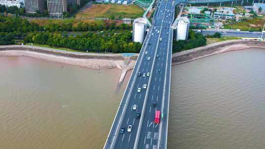 杭州钱塘江九堡大桥车流延时摄影
