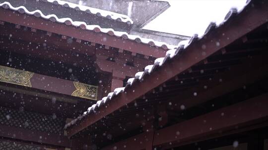 实拍大雪中的红色古建筑唯美画面视频合集