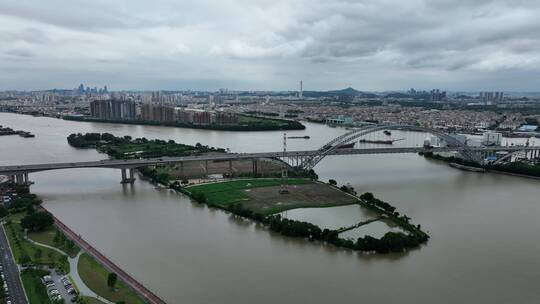 航拍广州海珠体育园和丫髻沙大桥视频素材模板下载