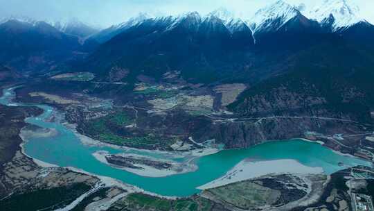 4K航拍西藏雅鲁藏布江大峡谷6