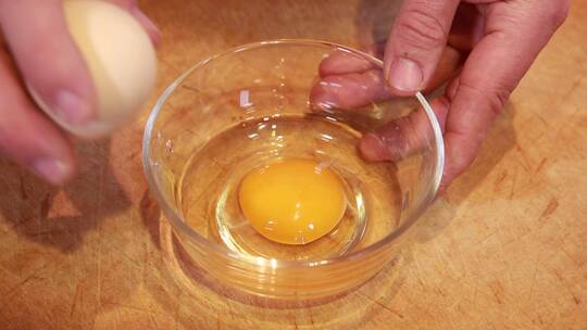 打鸡蛋磕鸡蛋炒鸡蛋