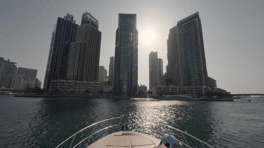 游艇上看迪拜高楼