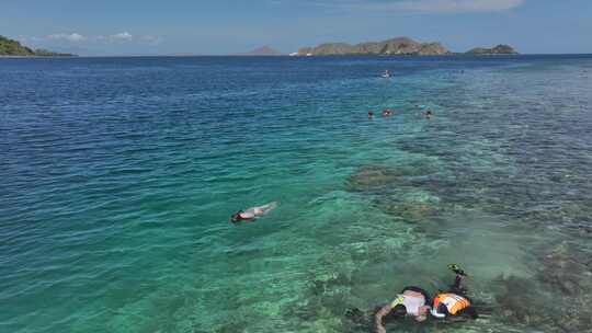 印尼科莫多海岛浮潜游泳海上风光