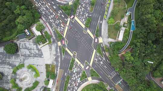 东莞大道-城市十字路口下班高峰期车流