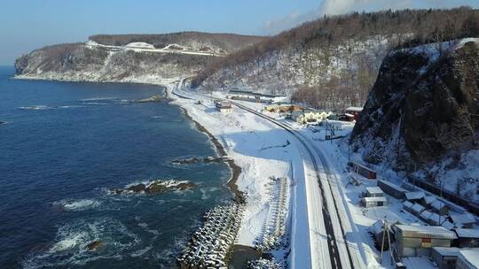 日本北海道知床半岛海岸线公路风光