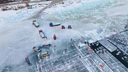 中国黑龙江哈尔滨冰雪大世界采冰航拍