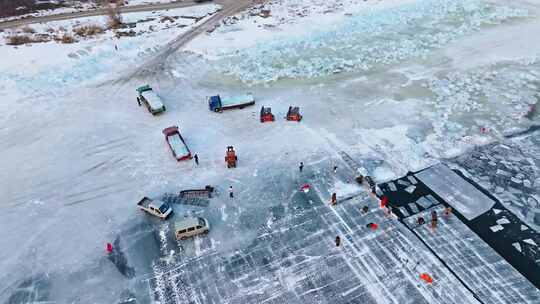 中国黑龙江哈尔滨冰雪大世界采冰航拍视频素材模板下载