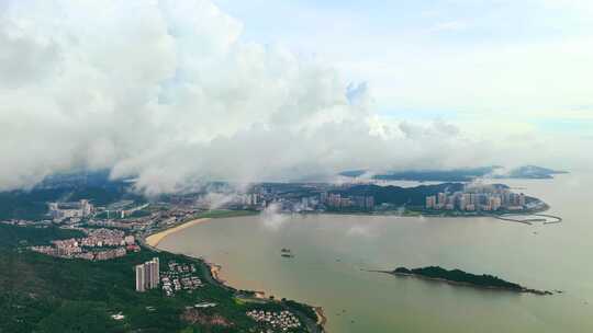 俯瞰珠海航拍香炉湾云上的珠海