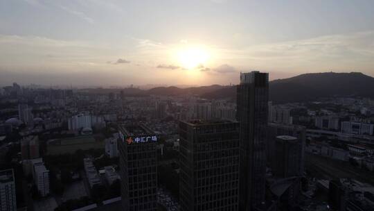 广州天河林和保利中汇广场加班写字楼黄昏