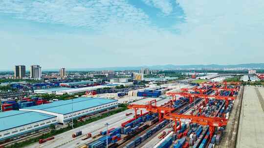 青白江港口货物运输集装箱起重机工作延时