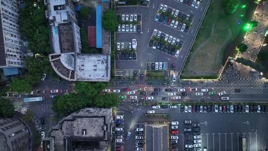 俯拍傍晚下班城市交通路况南昌街道仿古街