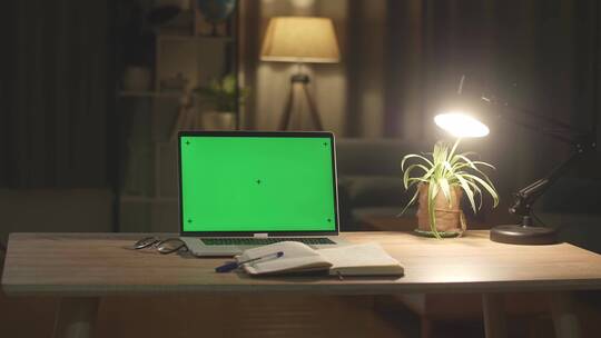 笔记本电脑的绿色屏视频素材模板下载