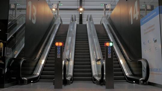 扶梯 电梯 商场和车站的电梯视频素材模板下载