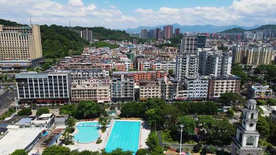 东莞城市建筑群与车流酒店航拍全景鸟瞰风光