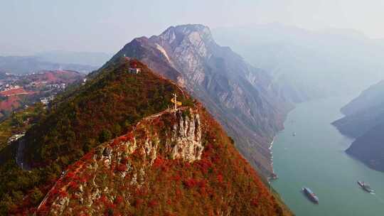 长江三峡巫峡红叶