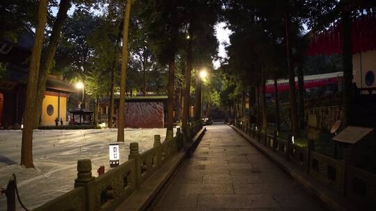 杭州千年古刹灵隐寺夜景