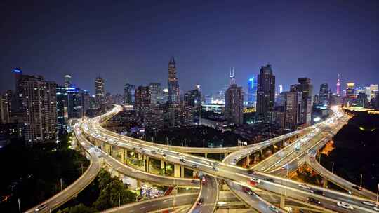 中国上海延安高架夜晚城市道路汽车交通景观