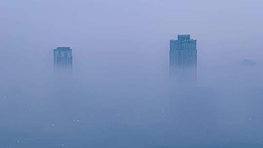 大雾中的城市高楼建筑-广西柳州河东新区