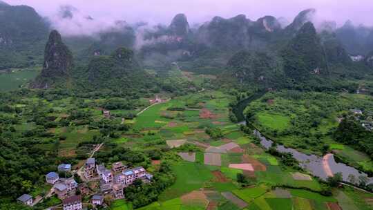 航拍桂林喀斯特地貌农田航拍中国