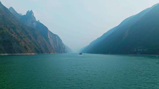 长江三峡巫峡红叶