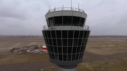 航拍机场空中控制塔