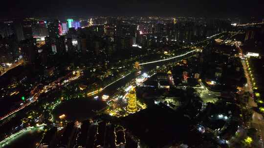 城市夜景航拍，灯光璀璨的繁华都市