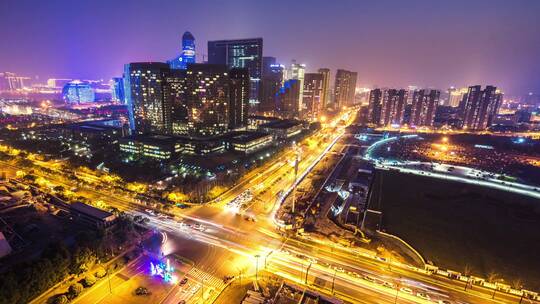 杭州城市天际线与繁忙交通