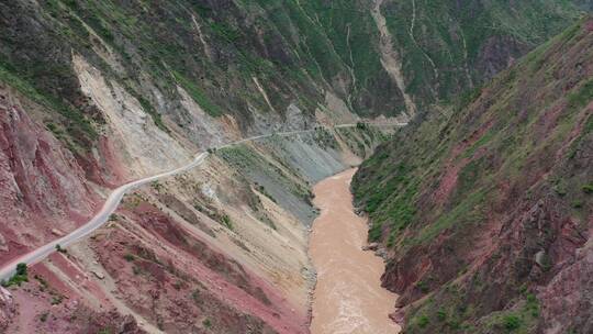 迪庆州澜沧江峡谷德维线公路自然风光