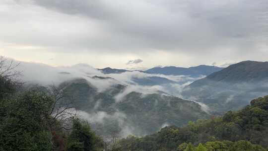 山间翻涌的云海（福州市日溪乡卧龙谷）