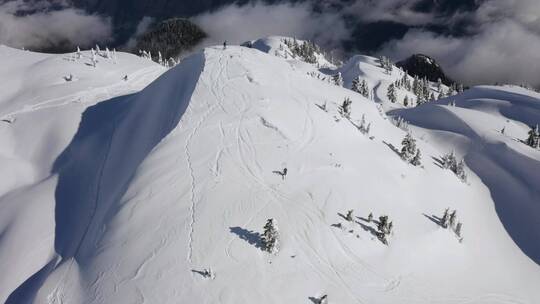 雪山滑雪航拍运动视频素材模板下载