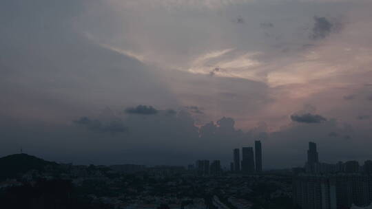 城市建筑日出云层变化延时视频