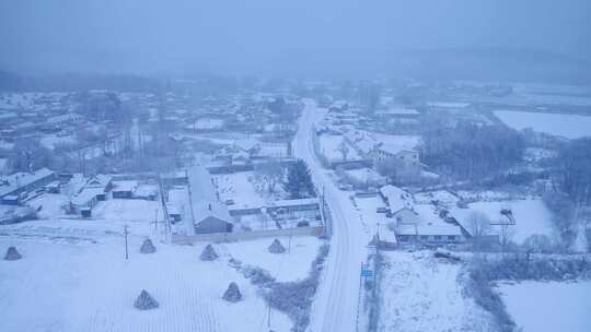 航拍雪天的村庄 下雪的村庄